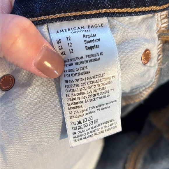 American Eagle Dark Wash Jeans - Picture 4 of 4